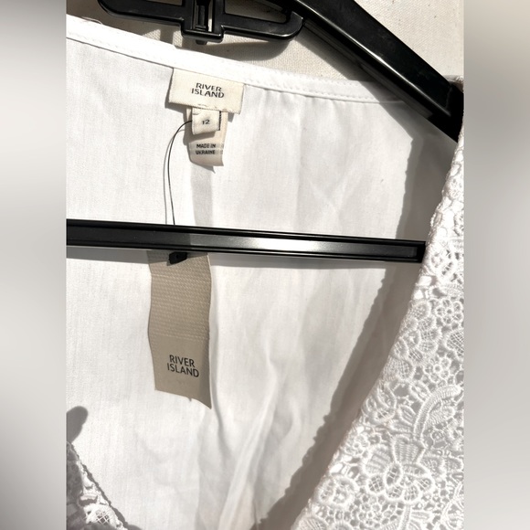 River Island Puff Sleeve Crop blouse in white. US 10 - Picture 4 of 5